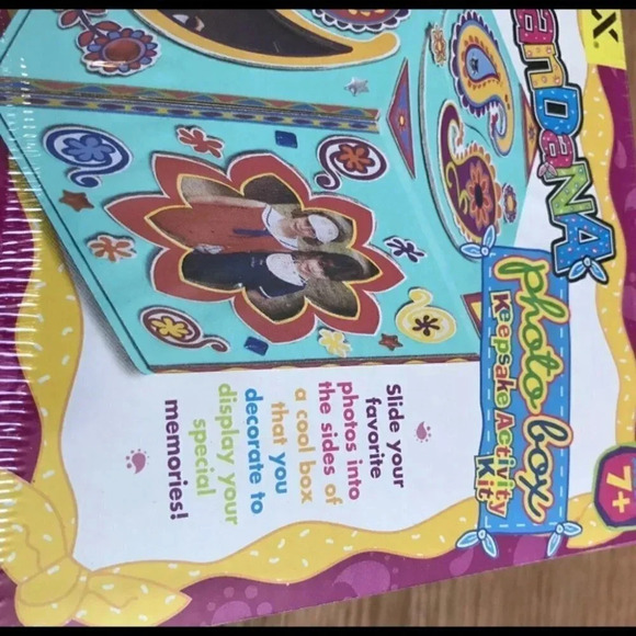 NEW Bandana Photo Box Keepsake Activity Craft Kit - Picture 4 of 6